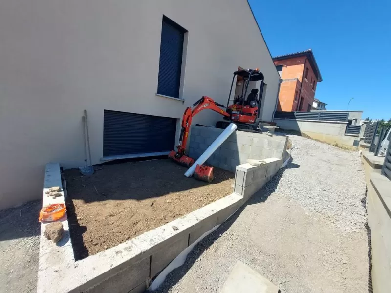 Travaux de maçonnerie, Saint-Just-Saint-Rambert, Mon extérieur
