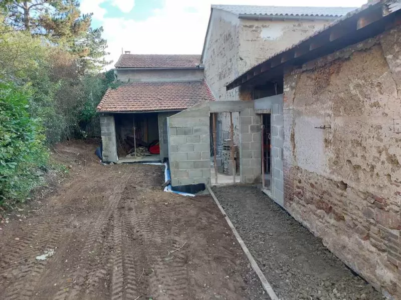 Travaux de maçonnerie, Saint-Just-Saint-Rambert, Mon extérieur