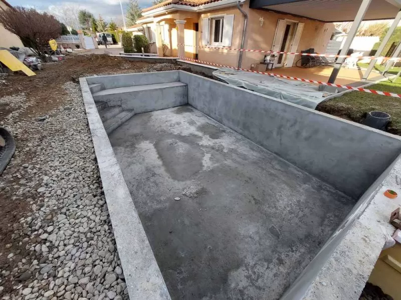 Travaux de maçonnerie, Saint-Just-Saint-Rambert, Mon extérieur
