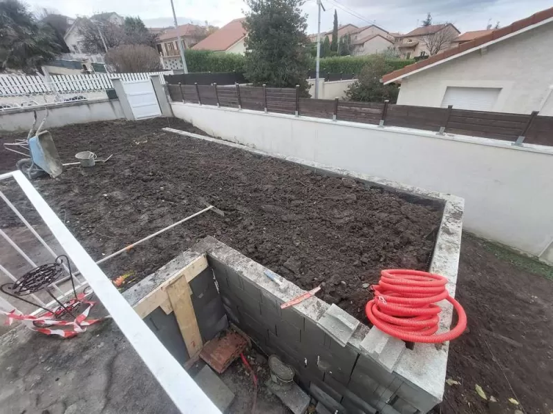 Travaux de maçonnerie, Saint-Just-Saint-Rambert, Mon extérieur