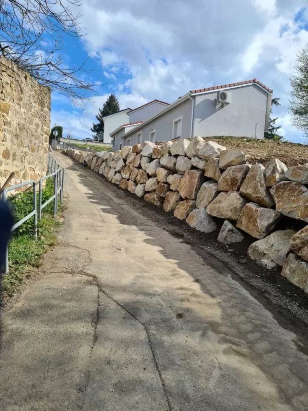 Création de mur de soutènement, Saint-Just-Saint-Rambert, Mon extérieur