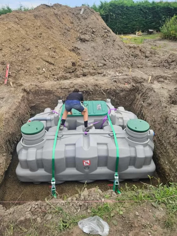 Installation d'une fosse septique ecoflo 6EH à Sury le comtal, Saint-Just-Saint-Rambert, Mon extérieur