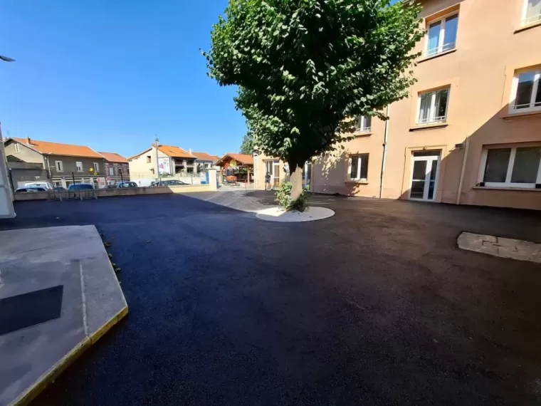 Reprise à neuf des réseaux EU et EP sur une partie des bâtiments avec application d'un enrobé à St Just St Rambert, Saint-Just-Saint-Rambert, Mon extérieur