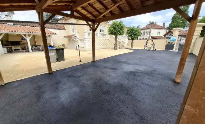 Application d'enrobé noir chaud à St Just St Rambert avec pose de pavés tépia beige et d'un sable stabilisé basalte ocre ainsi que la création d'un drain agricole pour eaux pluviales, Saint-Just-Saint-Rambert, Mon extérieur