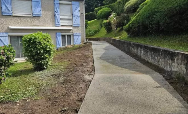 Création d'un chemin d'accès en béton balayer à Saint- Etienne, Saint-Just-Saint-Rambert, Mon extérieur