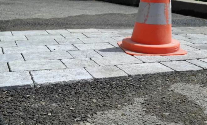 Réparation d'un Réseau d'eau usée non raccordé avec création d'un regard de visite et en finition la pose de pavés tépia gris à Saint Paul-en-Jarez , Saint-Just-Saint-Rambert, Mon extérieur