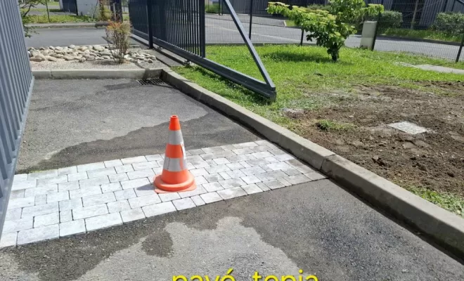 Réparation d'un Réseau d'eau usée non raccordé avec création d'un regard de visite et en finition la pose de pavés tépia gris à Saint Paul-en-Jarez , Saint-Just-Saint-Rambert, Mon extérieur