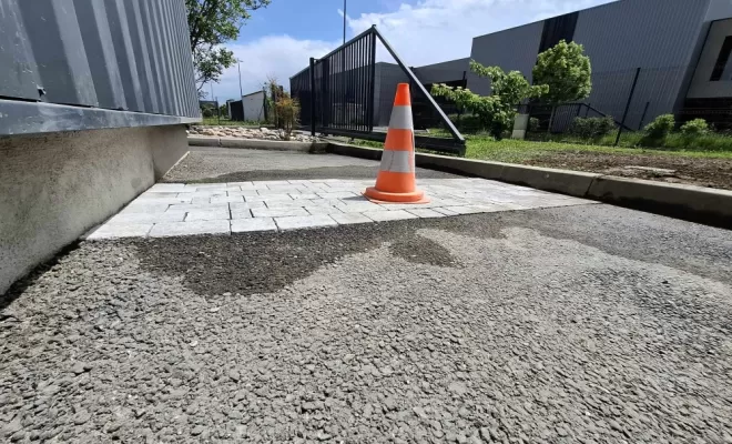 Réparation d'un Réseau d'eau usée non raccordé avec création d'un regard de visite et en finition la pose de pavés tépia gris à Saint Paul-en-Jarez , Saint-Just-Saint-Rambert, Mon extérieur