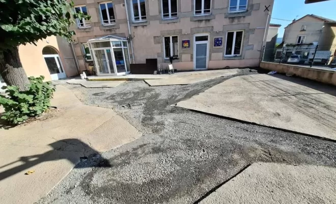 Reprise à neuf des réseaux EU et EP sur une partie des bâtiments avec application d'un enrobé à St Just St Rambert, Saint-Just-Saint-Rambert, Mon extérieur