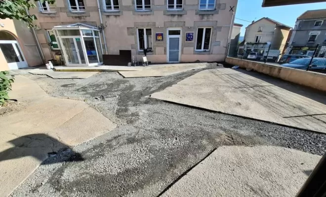 Reprise à neuf des réseaux EU et EP sur une partie des bâtiments avec application d'un enrobé à St Just St Rambert, Saint-Just-Saint-Rambert, Mon extérieur