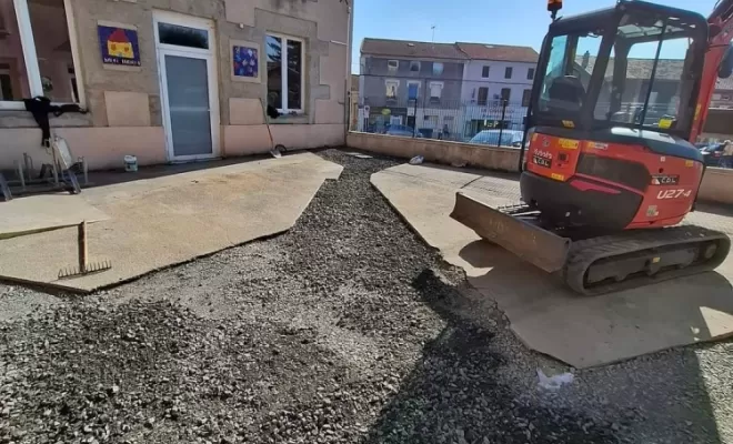 Reprise à neuf des réseaux EU et EP sur une partie des bâtiments avec application d'un enrobé à St Just St Rambert, Saint-Just-Saint-Rambert, Mon extérieur