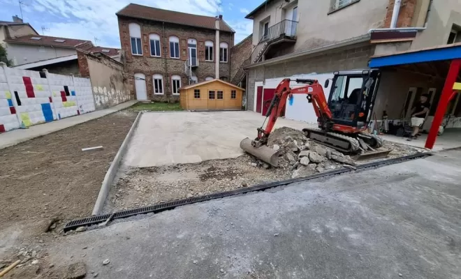 Reprise à neuf des réseaux EU et EP sur une partie des bâtiments avec application d'un enrobé à St Just St Rambert, Saint-Just-Saint-Rambert, Mon extérieur