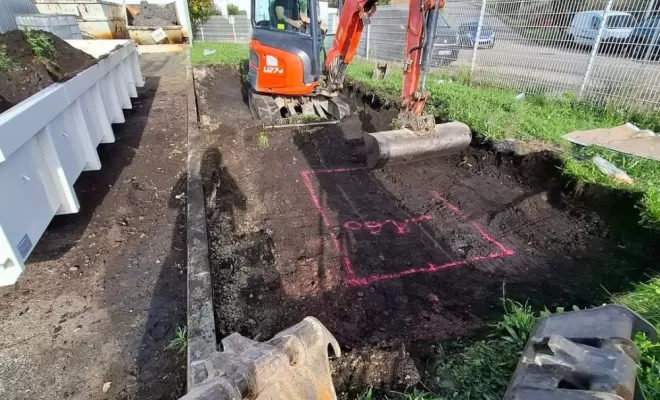 Création d'une dalle béton carrossable avec pose d'une fosse hydrocarbure à Roche la Molière, Saint-Just-Saint-Rambert, Mon extérieur