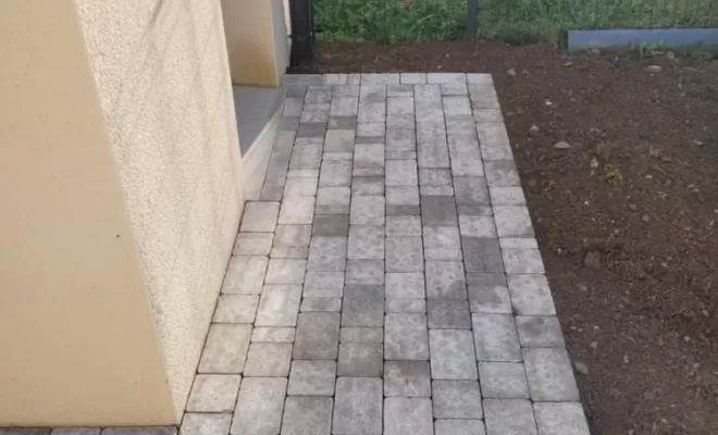 Création d'un chemin piéton en pavé tépia , structure et préparation avant l'application d'enrobé et repose d'un enrochement sur Périgneux, Saint-Just-Saint-Rambert, Mon extérieur
