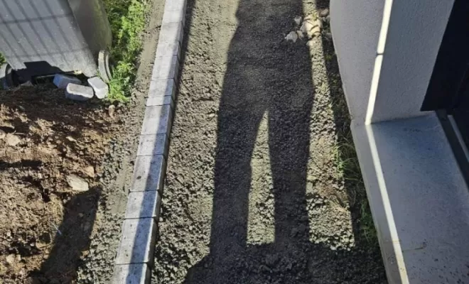 Création d'un chemin piéton en pavé tépia , structure et préparation avant l'application d'enrobé et repose d'un enrochement sur Périgneux, Saint-Just-Saint-Rambert, Mon extérieur