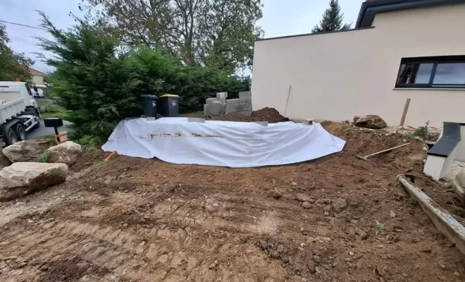 Création d'un chemin piéton en pavé tépia , structure et préparation avant l'application d'enrobé et repose d'un enrochement sur Périgneux, Saint-Just-Saint-Rambert, Mon extérieur