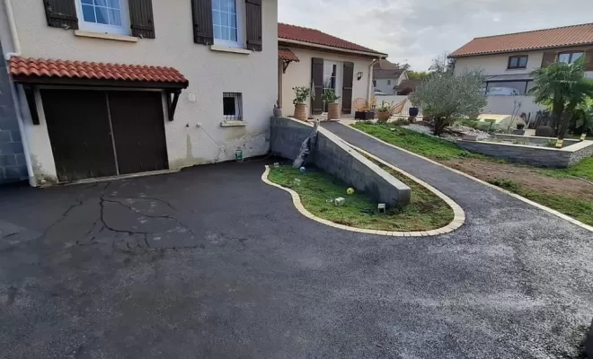 Application enrobé , pose de pavé tépia, de caniveaux grilles, traverses chêne pour jardinière à St Cyprien., Saint-Just-Saint-Rambert, Mon extérieur