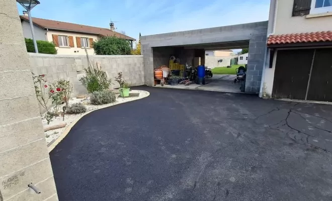 Application enrobé , pose de pavé tépia, de caniveaux grilles, traverses chêne pour jardinière à St Cyprien., Saint-Just-Saint-Rambert, Mon extérieur