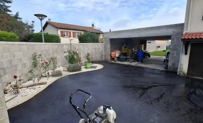 Application enrobé , pose de pavé tépia, de caniveaux grilles, traverses chêne pour jardinière à St Cyprien., Saint-Just-Saint-Rambert, Mon extérieur